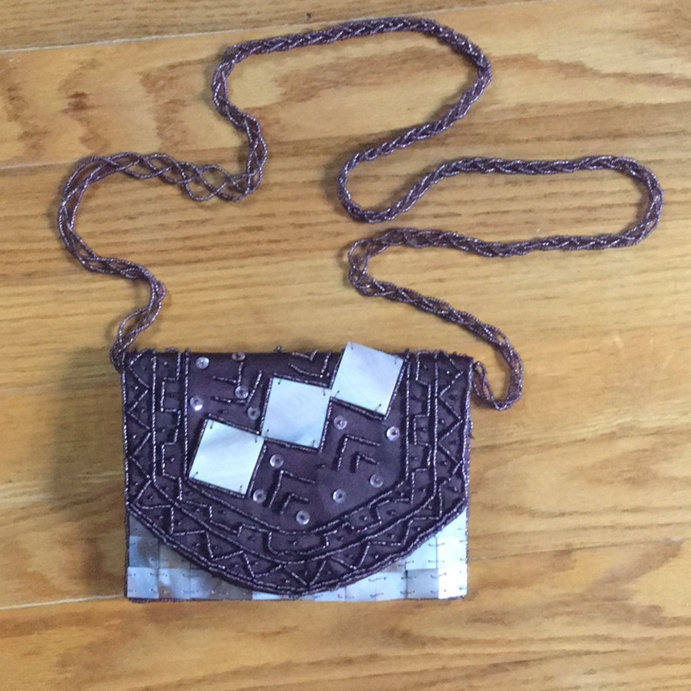 Unique beaded shell crossbody purse - Picture 2 of 7